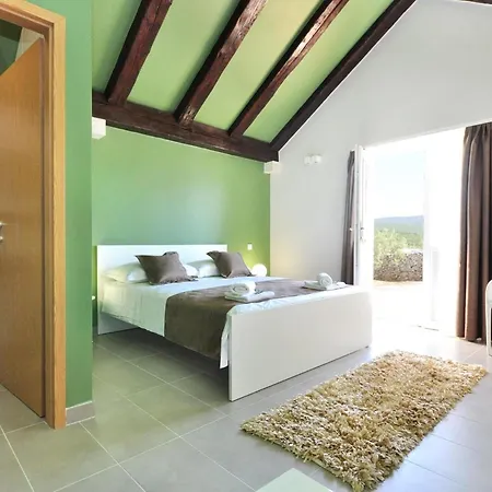 House Sweet Dreams *