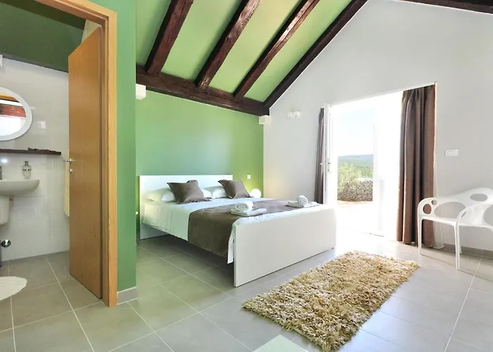 House Sweet Dreams *